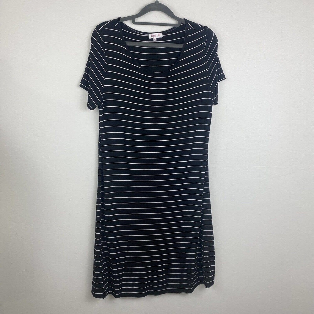Top It Off Dress Size Large Color Black & White Short Sleeves.